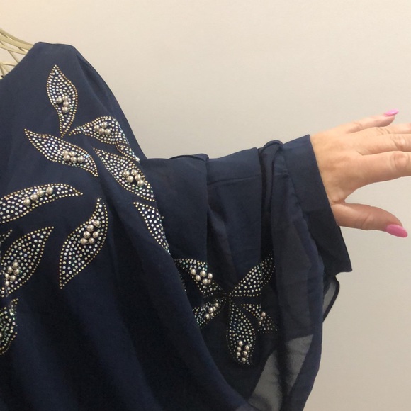 Caroline Morgan navy beaded batwing style top. - Picture 4 of 4
